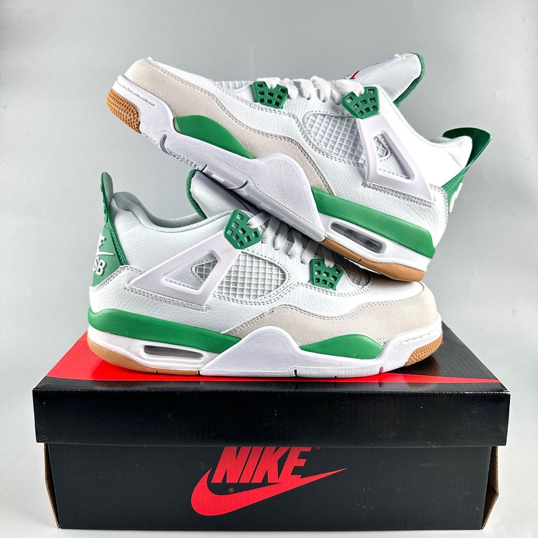 Jordan 4 Vert Pin