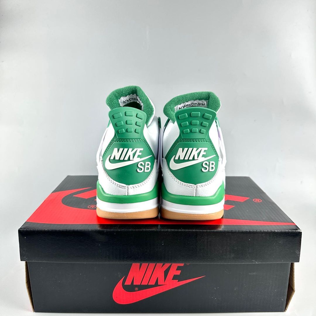 Jordan 4 Vert Pin